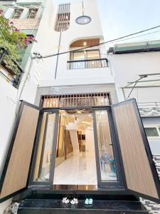 Bán nhà đẹp 4 tầng đường Âu Dương Lân P. Chánh Hưng Quận 8